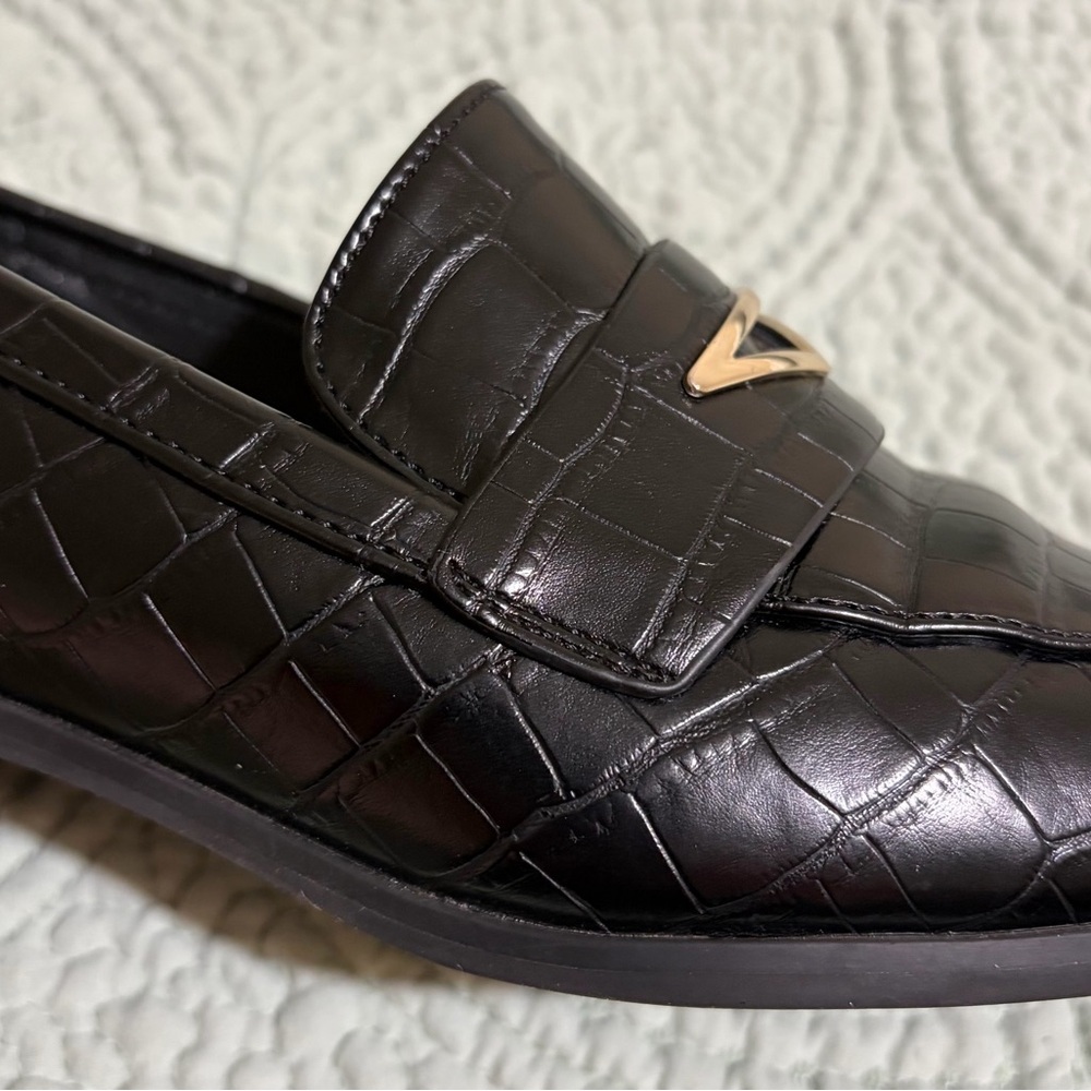 Aldo Women’s shoes Size 6 Black Croc Embossed Loafers Gold Detail Block Heel - Picture 5 of 9